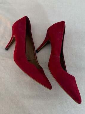 Chelsea Crew Black Label Red Suede Pointed Toe Pumps Size 38